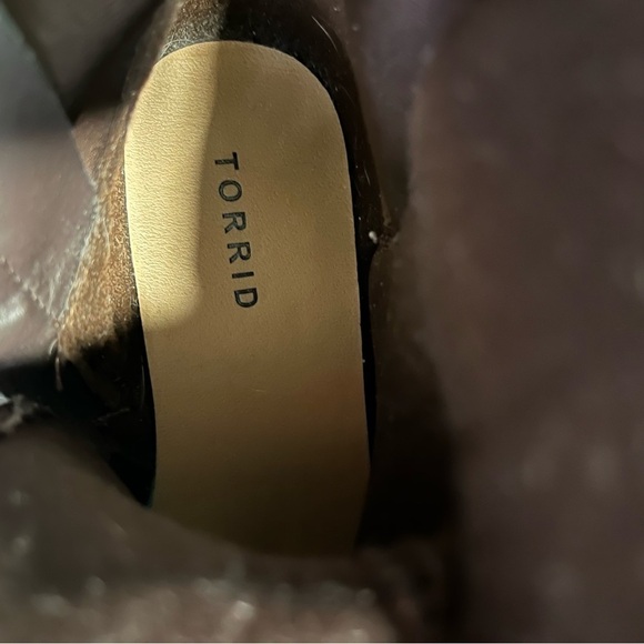 Torrid Brown Faux Leather Quilted Strappy Over Knee-High Boot Size 9W. - Picture 6 of 12